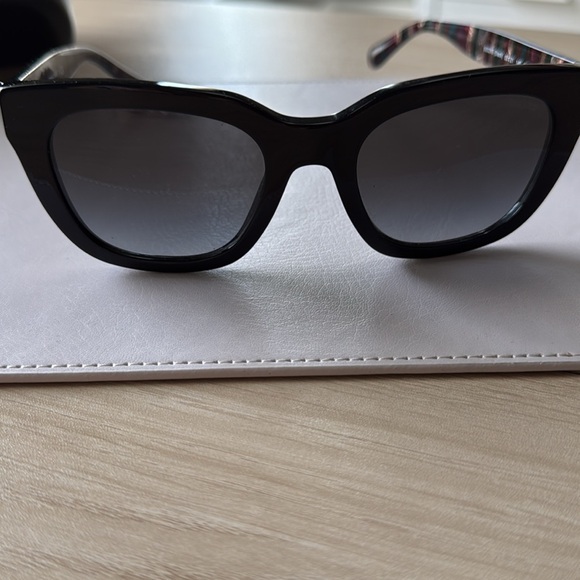 Coach sunglasses - Picture 3 of 6